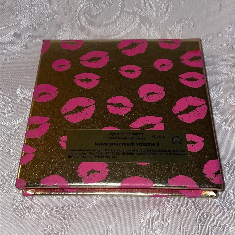NWT TARTE Eye & Cheek Palette with Pink Kiss Design - Picture 3 of 4